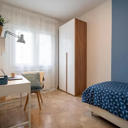 Indigo Design - 2br Balcony & Parking Mestre * البندقية